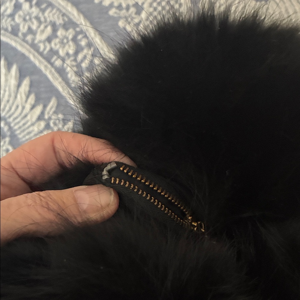 Elegant Genuine Fox Muff - Picture 2 of 2